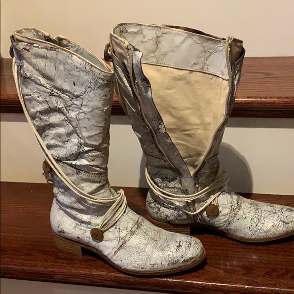 Distressed White Chic Boot - Picture 5 of 5